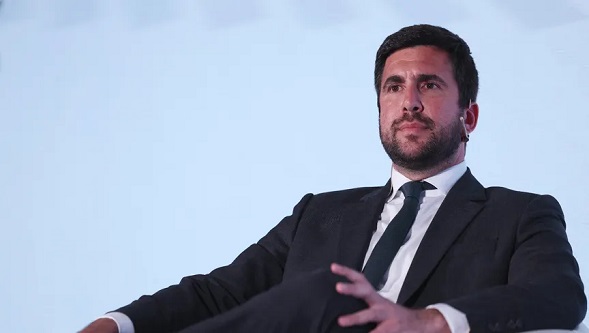 ريكيلمي يعلن ترشحه رسميا لرئاسة ريال مدريد في مواجهة بيريز