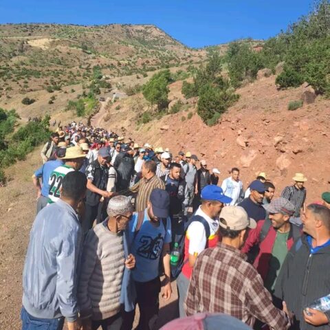 الجبل ينتفض من جديد.. دواوير بأزيلال تخرج في مسيرة احتجاجية ضد التهميش والعزلة