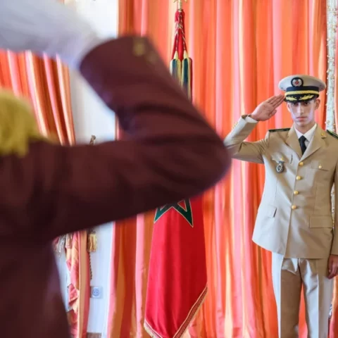 ولي العهد يترأس بالقنيطرة حفل تخرج الفوج 26 للسلك العالي للدفاع والفوج 60 لسلك الأركان