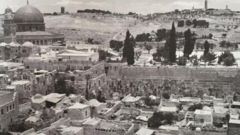 عشنا فيها قروناً وهُدمت في أيام.. تعرف على “حارة المغاربة” بالقدس في ذكرى هدمها