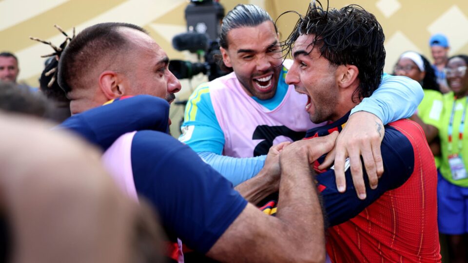 برشلونة يرفض عرضا أوليا من سان جرمان لضم فيران توريس