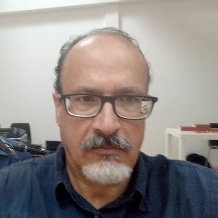 أبلغ زوجته بذلك.. توقيف علي المرابط في مطار طنجة