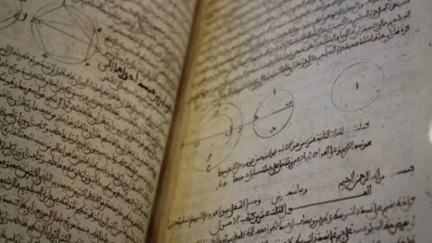 باحثون روس يطورون برامج لقراءة المخطوطات العربية بالذكاء الاصطناعي