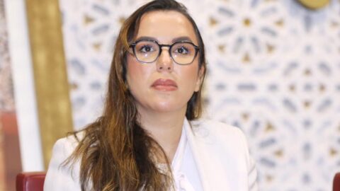 “الله ياخذ الحق”.. كوكوس تفضح واقع الصحة بالمغرب بعد تجربة صادمة مع ابنتها