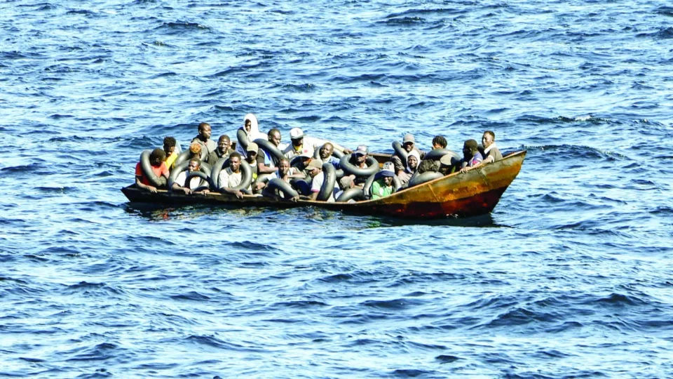 إنقاذ 315 مرشحا للهجرة غير النظامية بينهم نساء وأطفال رضع شمال موريتانيا