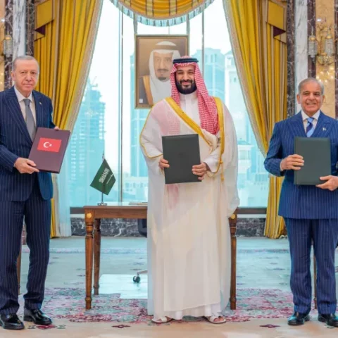 السعودية وتركيا وباكستان.. لماذا اختارت هذه الدول بناء تحالف دفاعي الآن؟