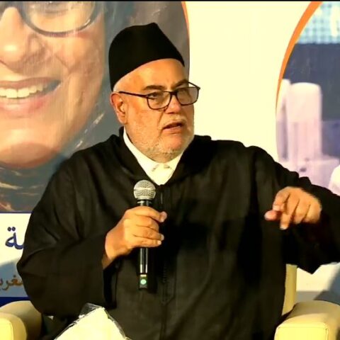 بنكيران: الملك نحترمه ونوقره دون “قداسة”.. لكن المقربين منه أو المستشارين مواطنون مثلنا