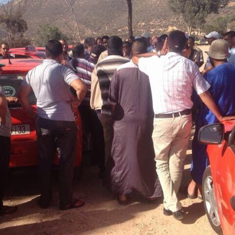 احتجاج مرتقب.. سائقو “الطاكسيات” بأكادير يطالبون بوقف تطبيقات النقل