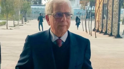الملك يعزي أسرة الحقوقي الراحل عبد العزيز بناني ويستحضر مسيرته النضالية
