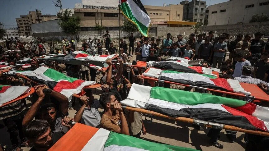 إحدى أكبر جنازات فلسطين.. غزة تشيع رفات 112 من ضحايا الإبادة