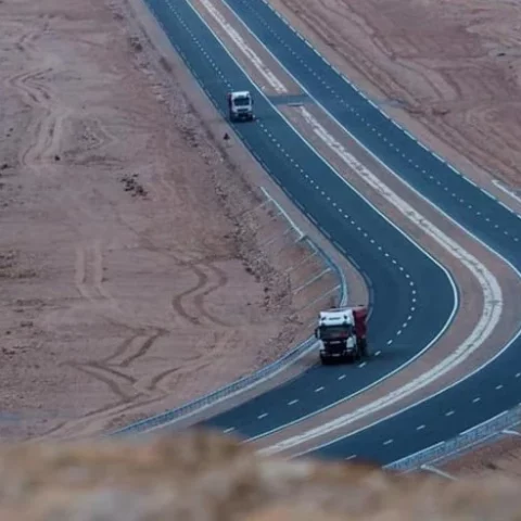 عريضة تطالب بإطلاق اسم الشيخ “ماء العينين” على طريق تيزنيت بدل ترامب