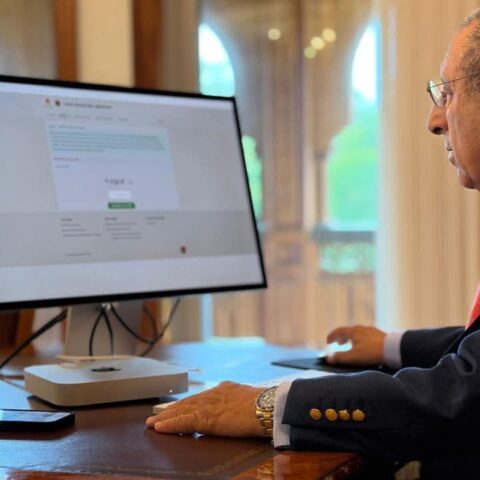 سفير المغرب بواشنطن العمراني يدلي بصوته إلكترونيا عن دائرة الرباط
