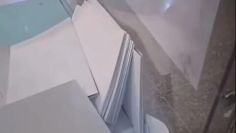 شبهات أوراق انتخابية مزورة بطنجة.. توتر داخل مركز اقتراع والسلطات تفتح تحقيقا