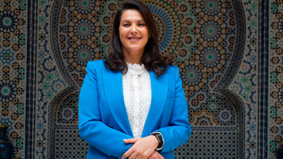 وزير الخارجية القطري يهنئ فاطمة الزهراء المنصوري بعد تعيينها رئيسة للحكومة