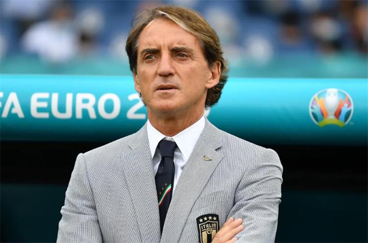 مانشيني عاد إلى تدريب المنتخب الإيطالي “من أجل الفوز”