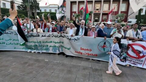 ثلاث سنوات بعد “طوفان الأقصى”.. كيف يقف المغرب بين فلسطين والتطبيع؟