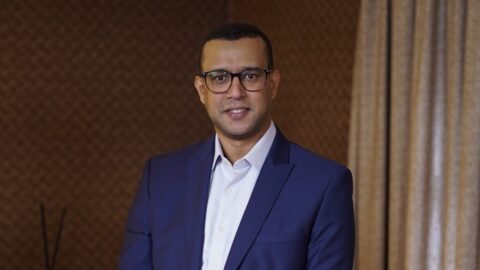 “الاستوزار المزروب كلو عيوب”