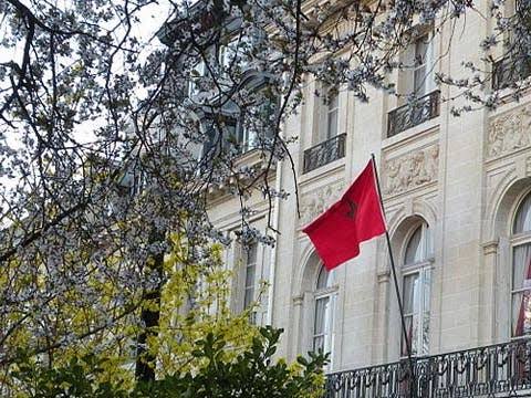 منتمون للبوليساريو يخربون القنصلية المغربية بأورلي.. والسلطات توقف ثلاثة منهم