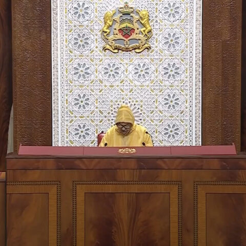 الملك يدعو إلى تعزيز الأمن المائي والطاقي والغذائي وتطوير الذكاء الاصطناعي وإدماج الشباب
