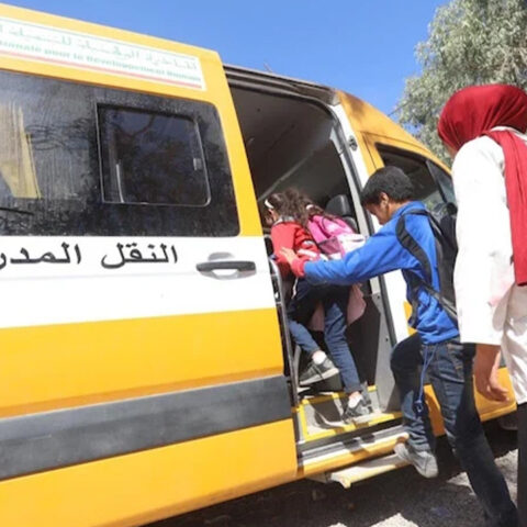 نقابة تعليمية تدعو إلى إحداث وكالة وطنية للنقل المدرسي