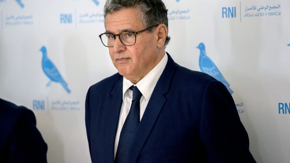 أخنوش ودّع فريقه برسالة شكر و”شيك” بعدما صوّت بشكل سري.. “جون أفريك” تكشف كواليس خروجه من السياسة